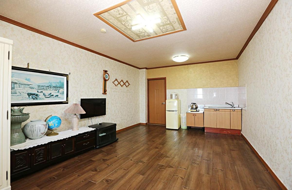 Taean Gaetyeowool Pension Room photo