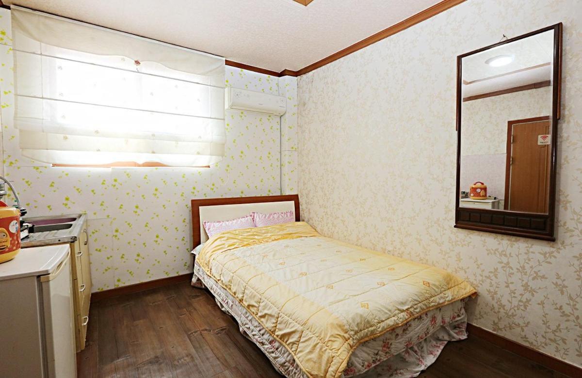 Taean Gaetyeowool Pension Room photo