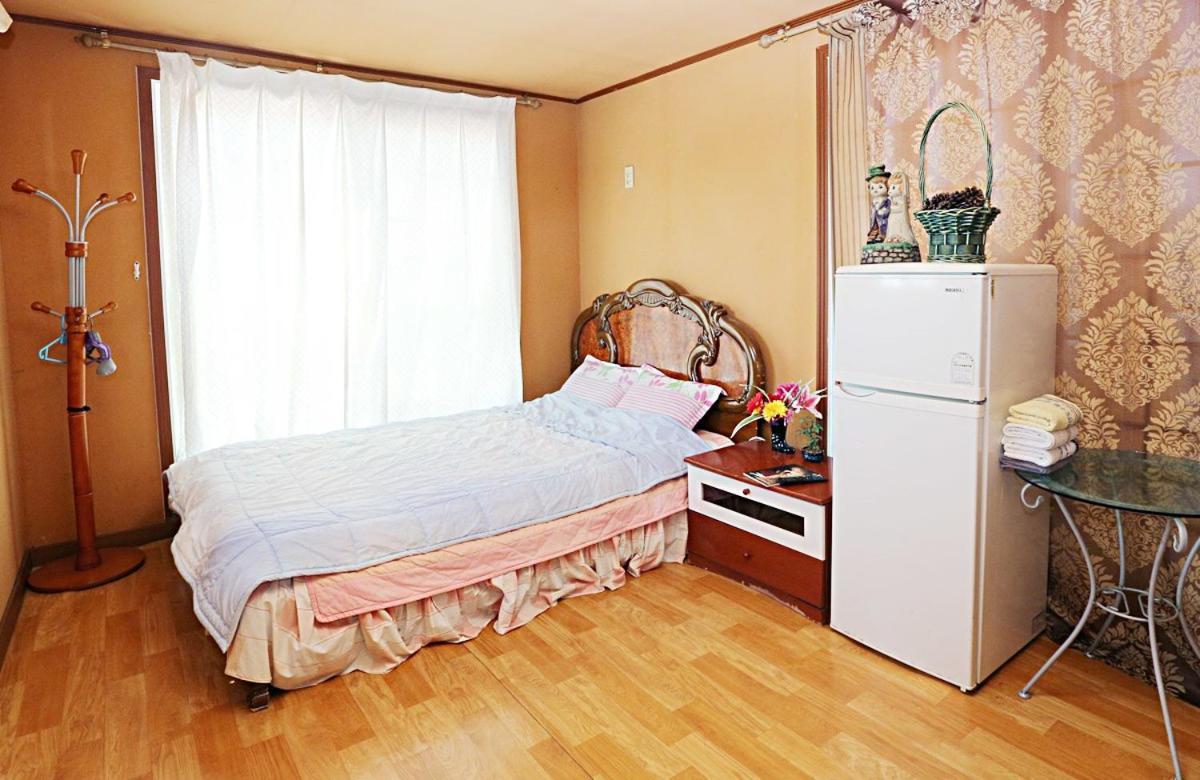 Taean Gaetyeowool Pension Room photo