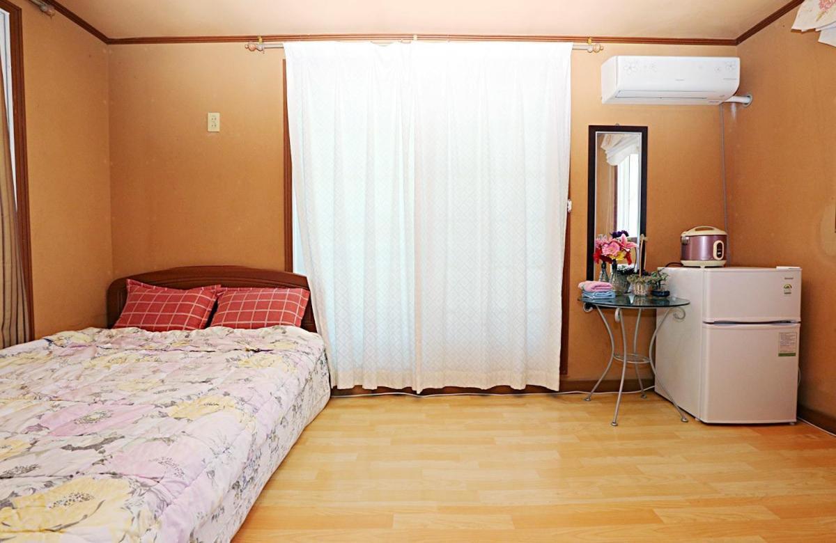 Taean Gaetyeowool Pension Room photo