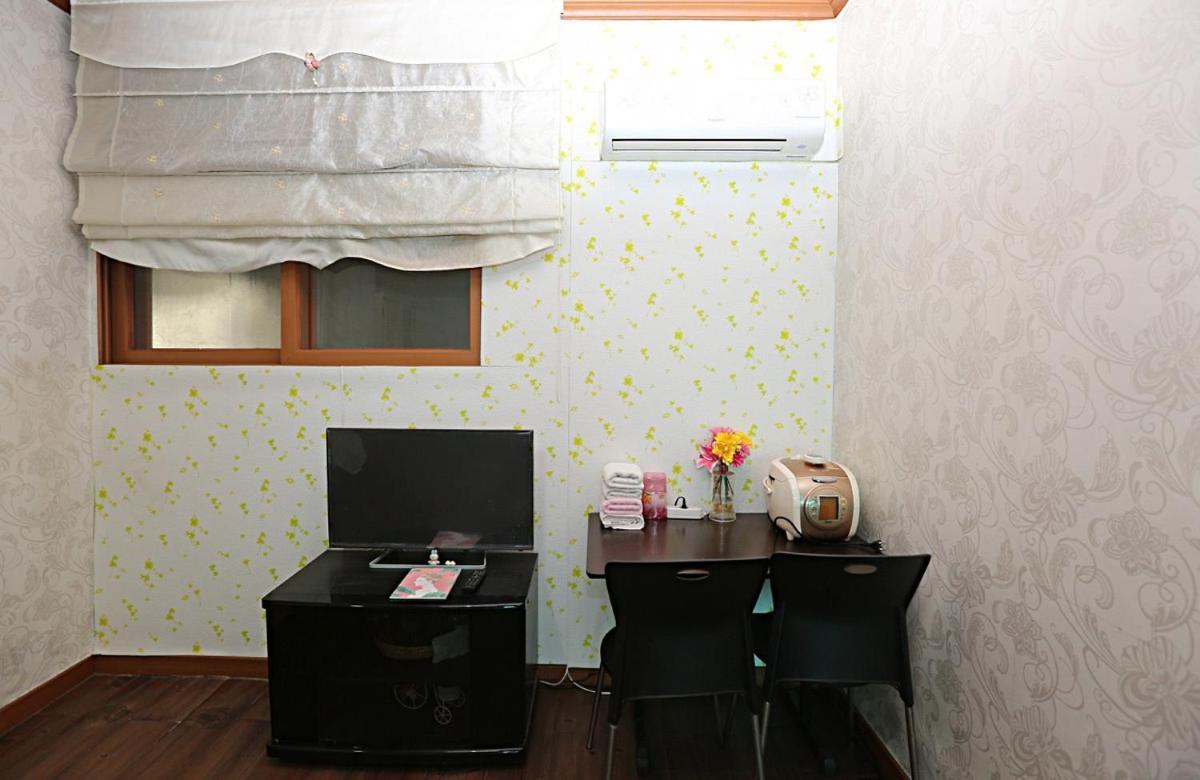 Taean Gaetyeowool Pension Room photo