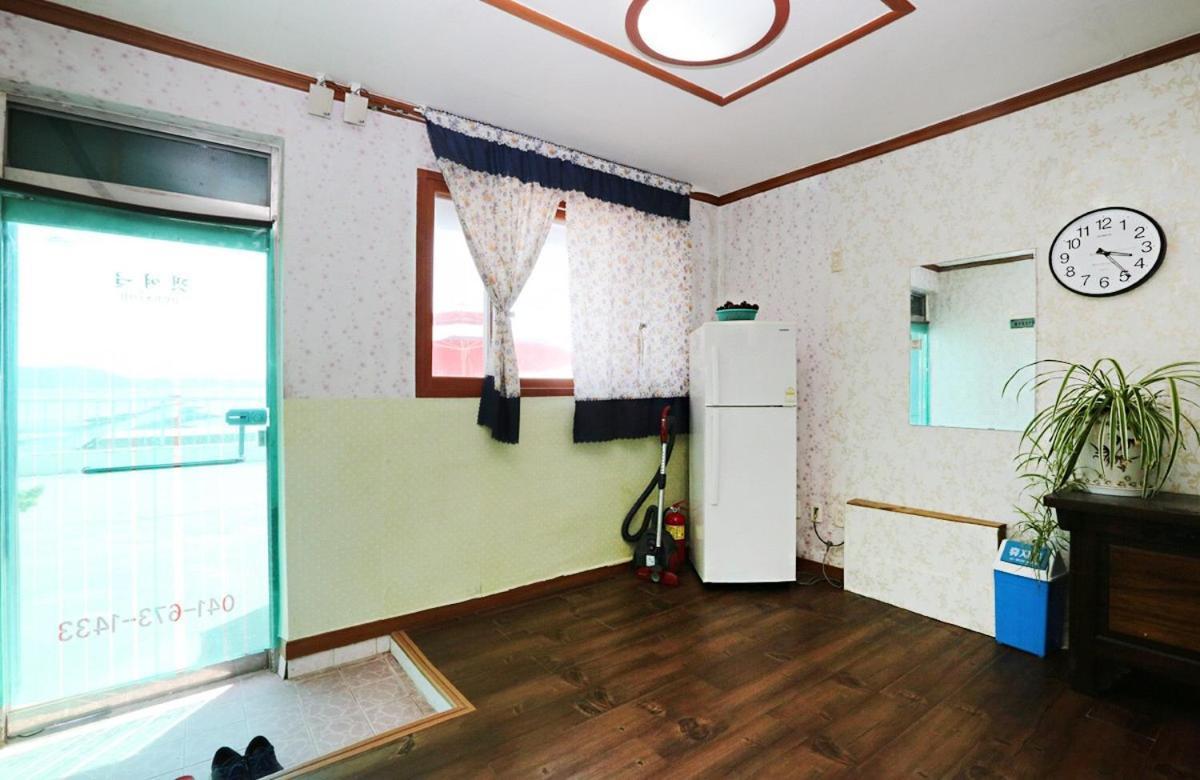 Taean Gaetyeowool Pension Room photo