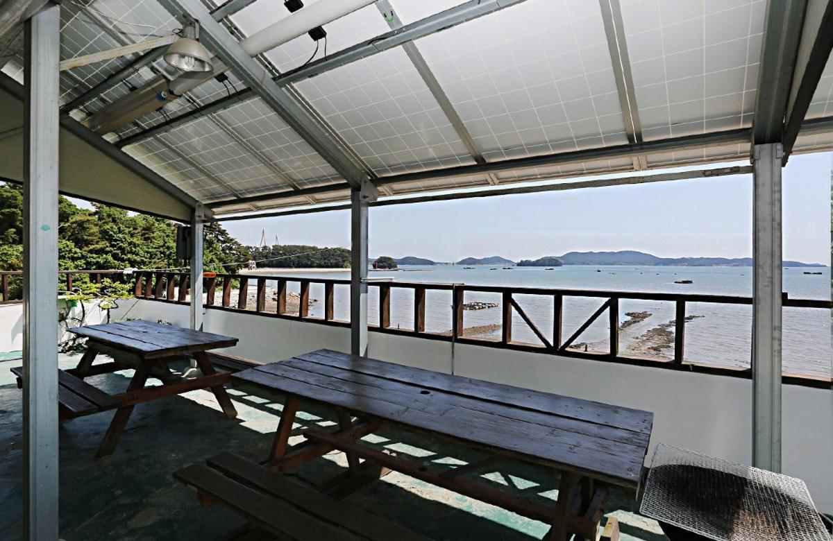 Taean Gaetyeowool Pension Exterior photo